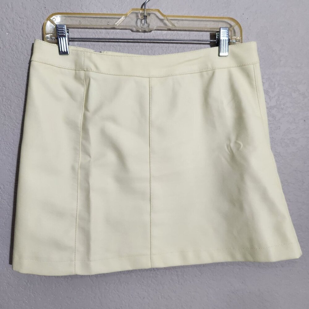 Forever 21 Mini Skirt Vintage-Inspired Cream yellow Faux Leather A-Line  Zipper